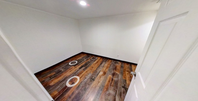 Foto del edificio - 6674 Newland St
