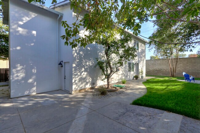 new building - 5204 Q St