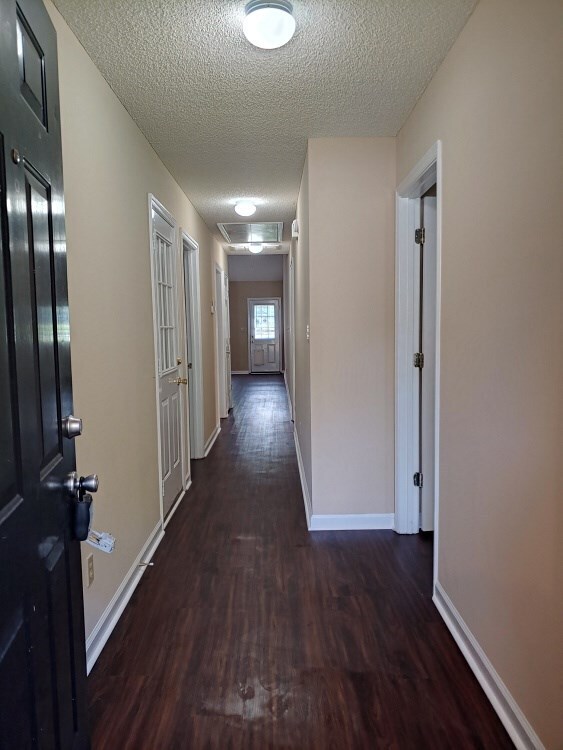 Building Photo - 2222 Bedford Ct