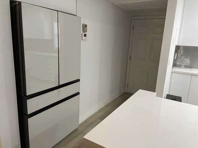 Foto del edificio - 250 NE 20th St