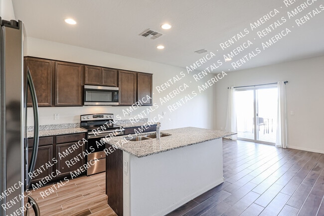 Foto del edificio - 25970 W Cat Balue Dr