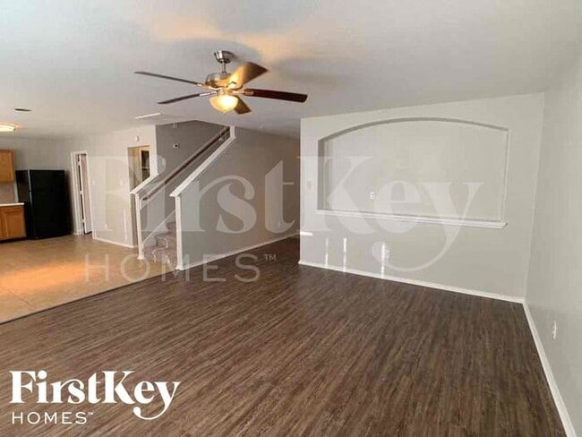 Foto del edificio - 2026 Cold River Dr