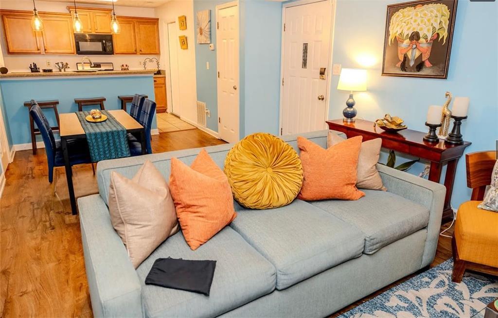Foto principal - 1077 Mansfield Ct
