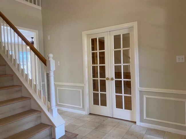 Building Photo - 3210 Echo Mountain Dr