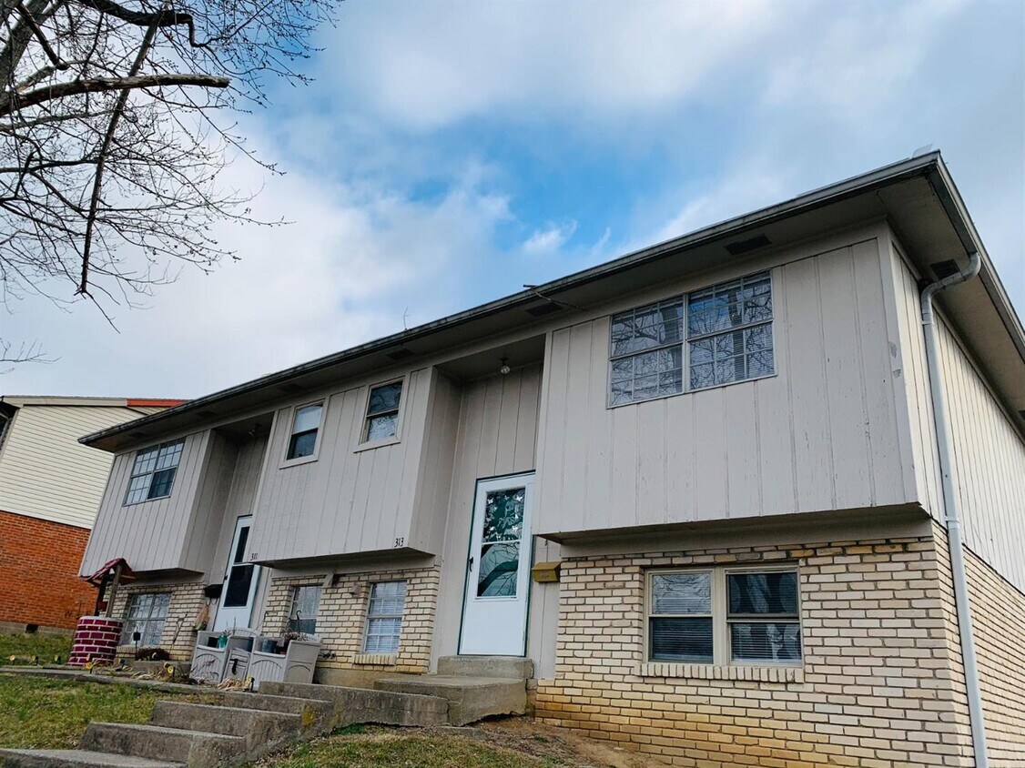 Foto principal - 313 Ridgewood Ln