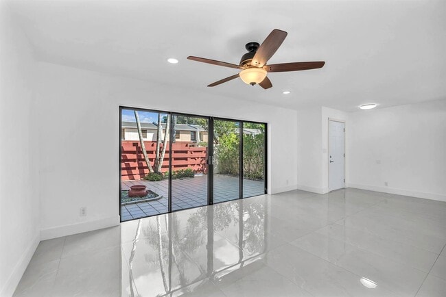 Foto del edificio - 3896 Meadow Ln