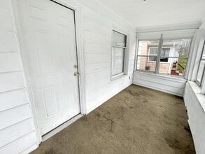 Building Photo - 1709 Maplewood Ave