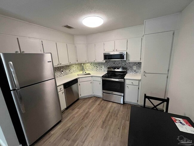 Building Photo - 1271 Redwood Ln