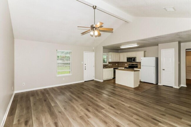 Building Photo - 29114 Red River Loop