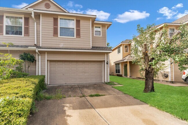 Foto del edificio - 16007 Sandy Path Ln