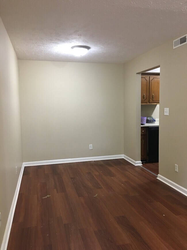 Foto del edificio - 3854 H NORTHEAST DRIVE