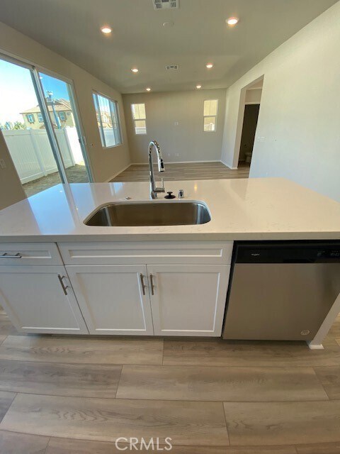 Building Photo - 40525 Birchfield Dr