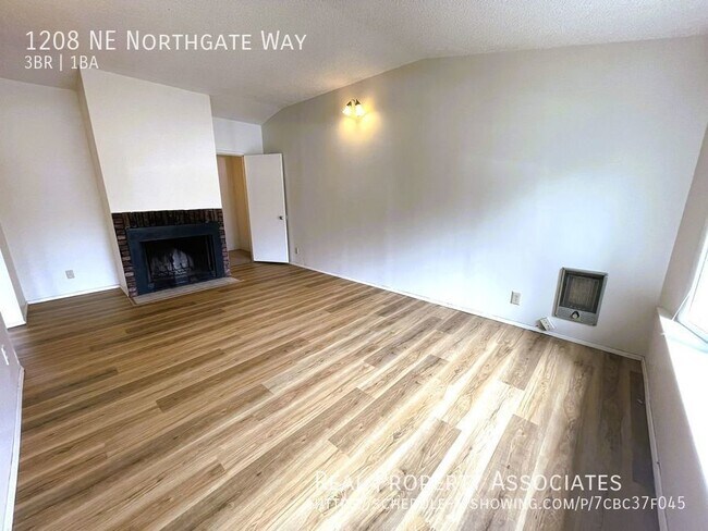 Foto del edificio - 3 bedroom House - Rambler in Northgate - A...