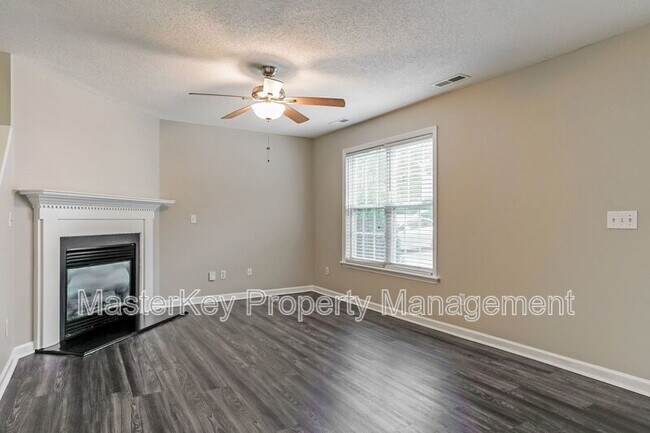 Foto del edificio - 5637 Fieldcross Ct