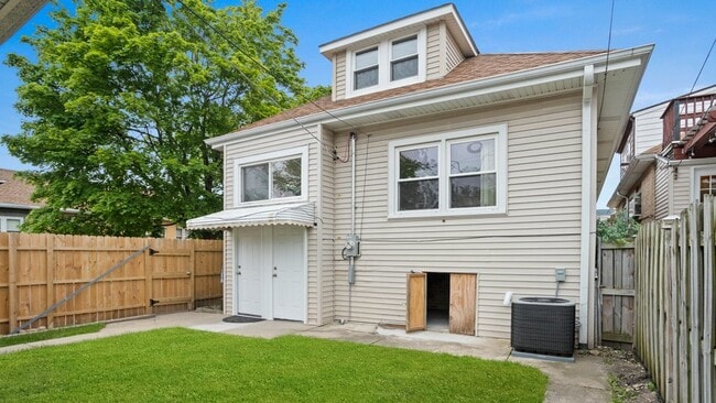 Foto del edificio - 5900 W Roscoe St