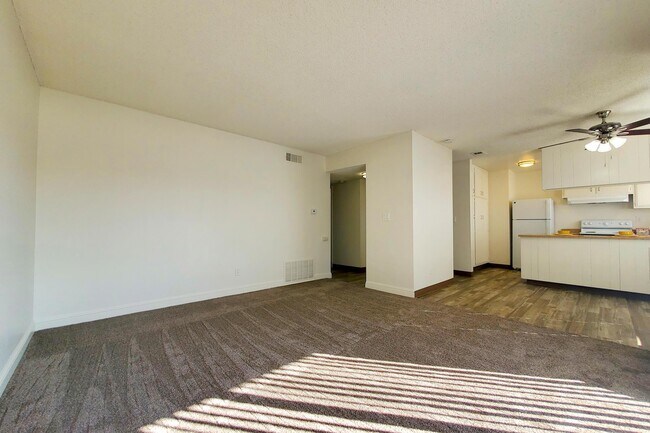 Foto del edificio - Spring Gardens Apartments