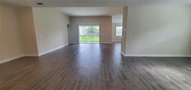 Building Photo - 2065 Camden Loop