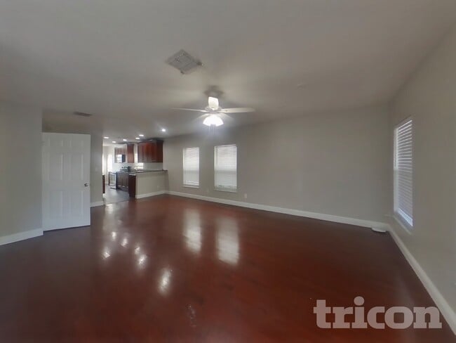 Building Photo - 1936 W Chestnut St