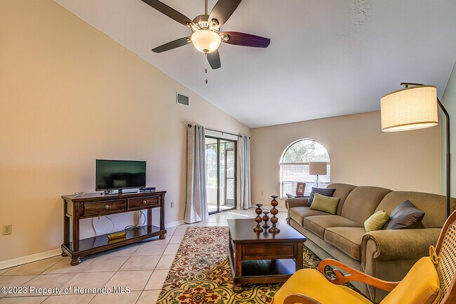 Foto del edificio - 9187 Lingrove Rd