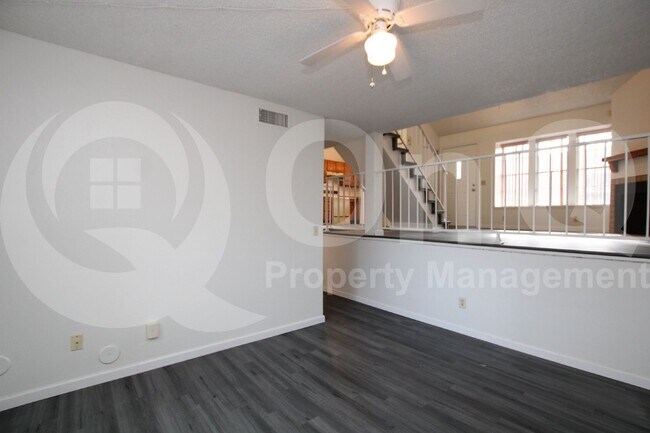 Foto del edificio - 8111 W Wacker Rd