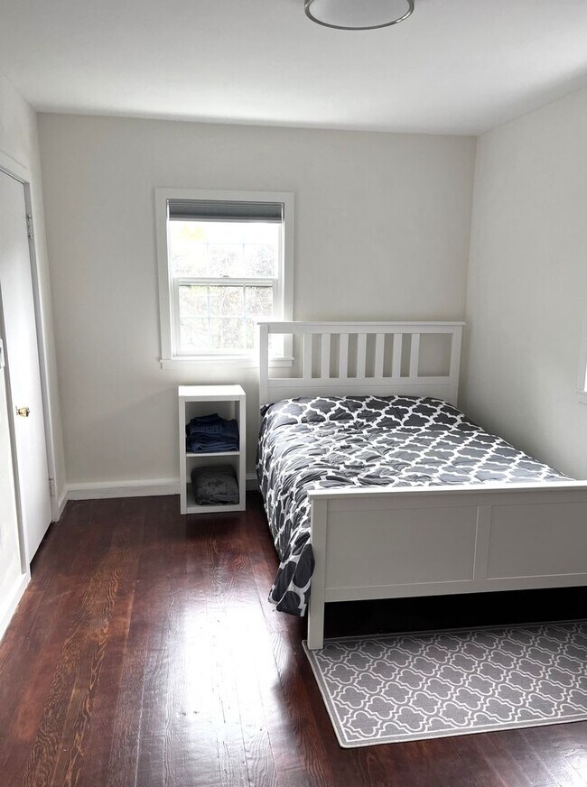 Foto del edificio - Fully Furnished- 2 bedroom/ 2 bathroom in ...