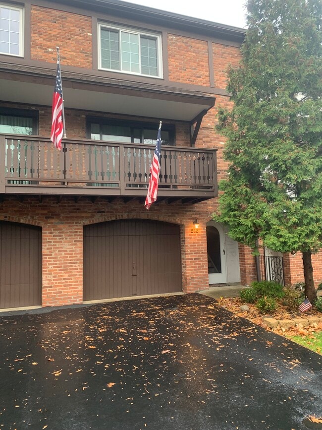 Building Photo - 232 Woodbridge Dr