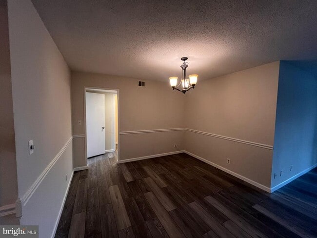 Building Photo - 5903 Mt Eagle Dr