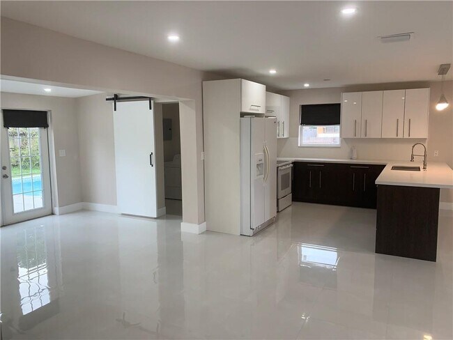 Foto del edificio - 1520 NW 43rd St