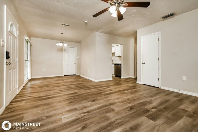 Building Photo - 3552 Doreen Dr