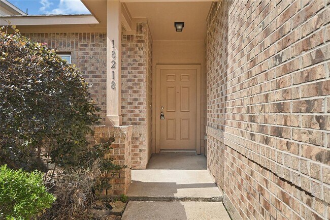 Building Photo - 18218 Tuscana Shores Dr