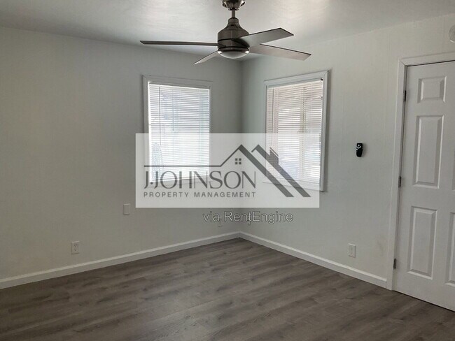 Foto del edificio - 214 W Carlton Wy
