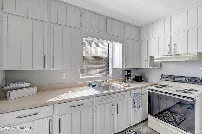 Foto del edificio - 1327 7th St N