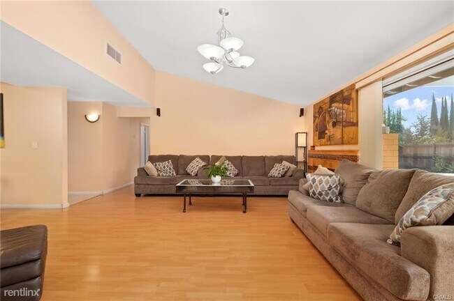 Building Photo - 3 br, 2 bath House - 20604 Mandell St