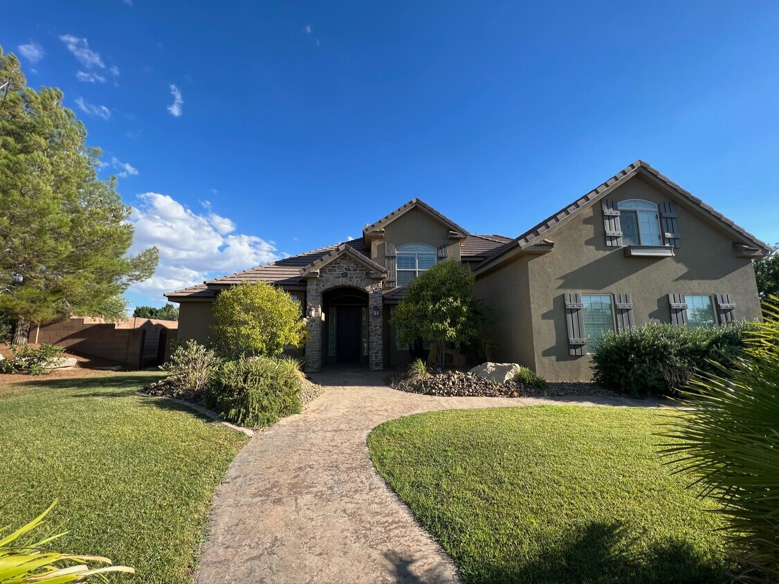 2442 E Meadow Mist Way, St UT 84790 House Rental in St