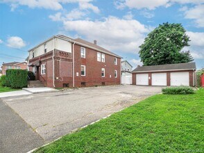 Building Photo - 92 Elm Ave