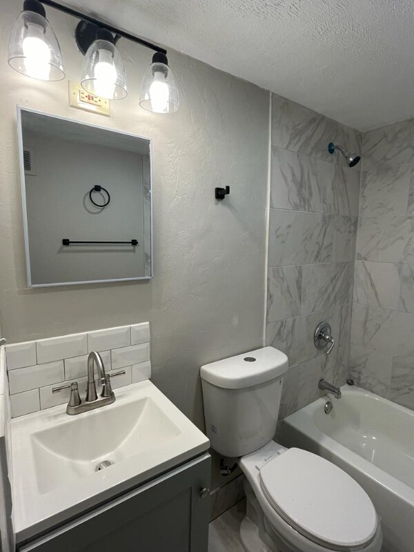 Foto del edificio - 285 E 200th St