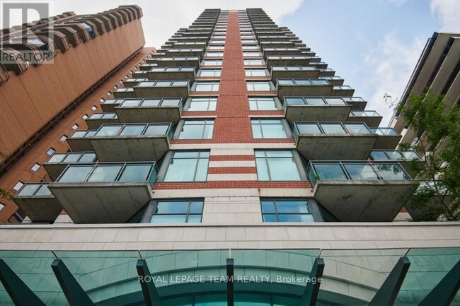 Photo du bâtiment - 570 Laurier Ave W