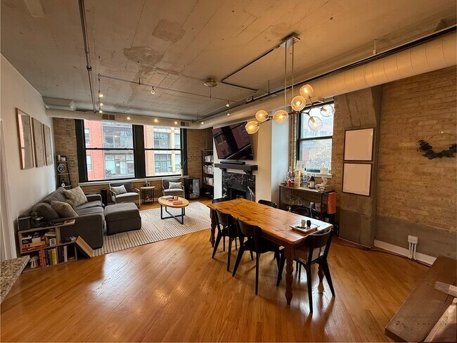 Foto del edificio - 411 W Ontario St