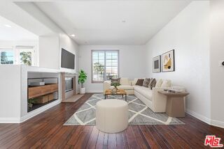 Foto del edificio - 5831 Seawalk Dr