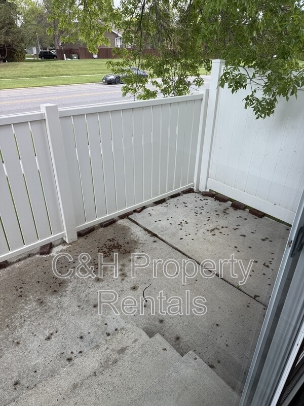 Foto del edificio - 3285 Canyon Dr
