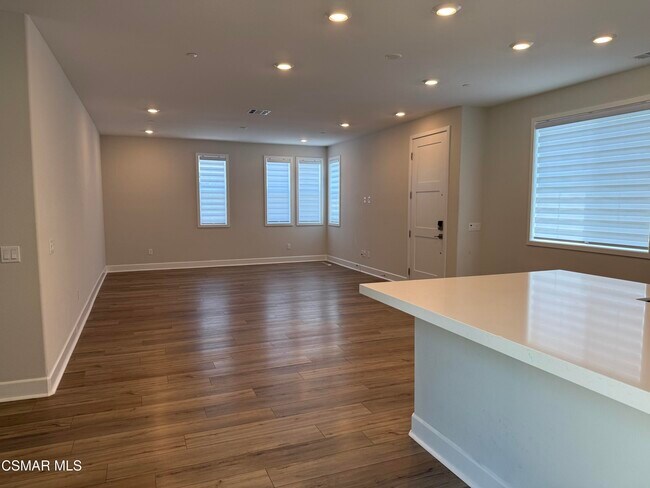 Foto del edificio - 3079 Harrison Ln