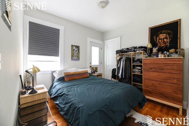 Foto del edificio - 5 Sherborn Ct