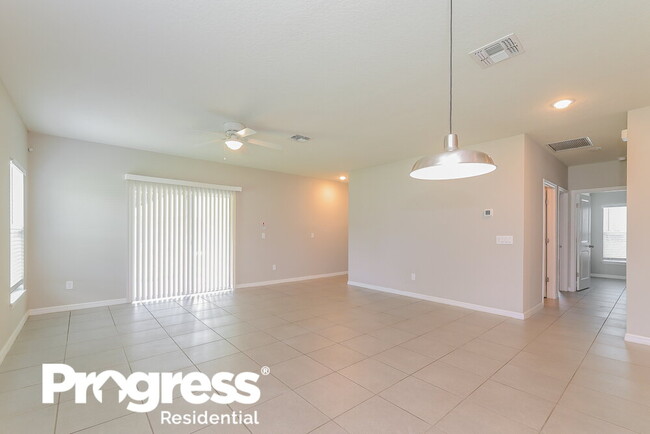 Foto del edificio - 1330 Burnley Ct