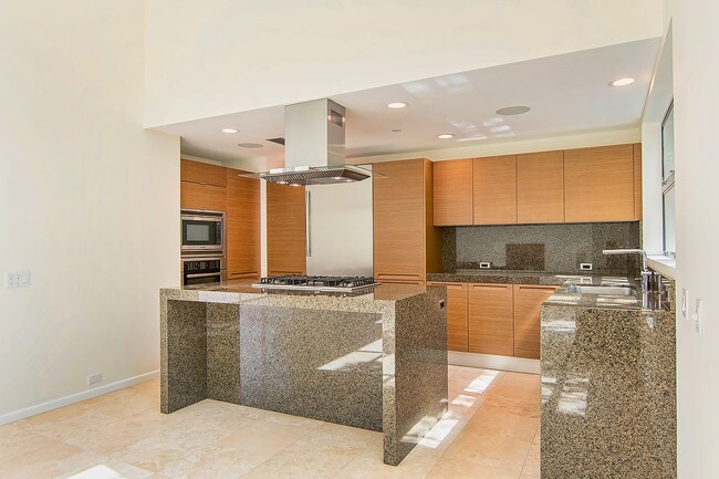 Foto del edificio - 716 Westbourne Dr