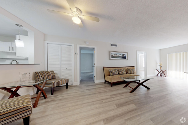 Renovated - 2 BR, 2 BA - 1,390 Corner Unit - Golfview Flats