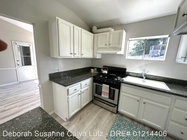 Building Photo - 1 br, 1 bath House - 2404 Fairway Ave.