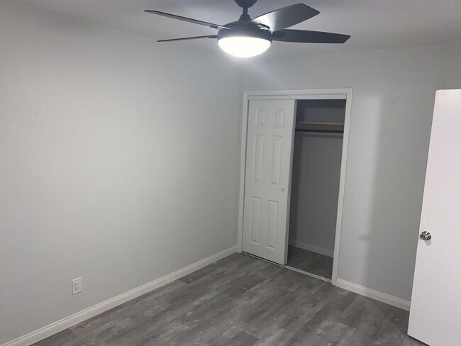 Foto del edificio - 4161 1/2 Kansas St