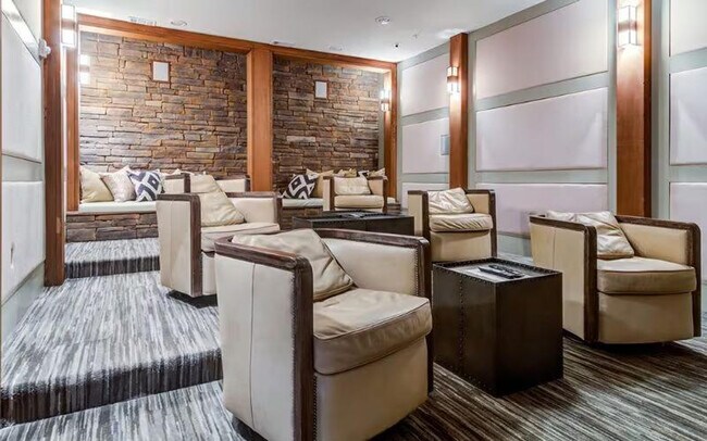 Foto del edificio - 900 Venue Wy