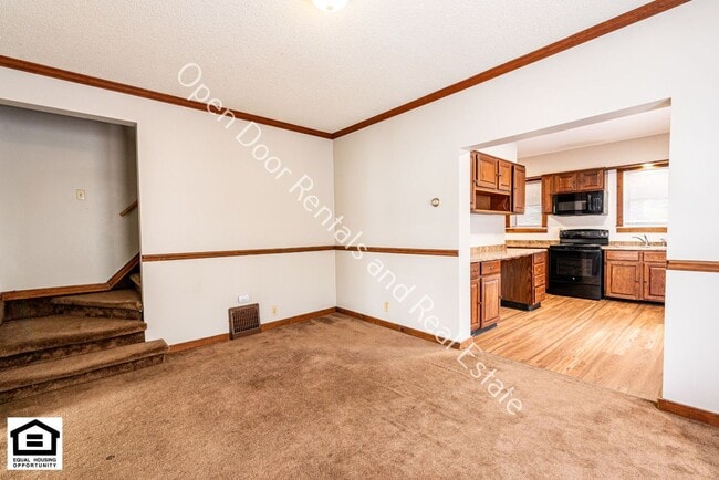 Building Photo - 114-112 2nd St