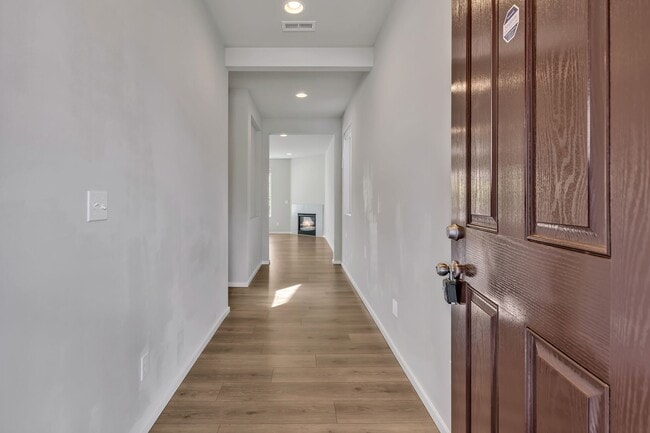 Building Photo - Beautiful 4 Bedroom Lacey Home